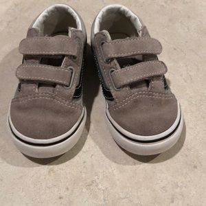Gray & black Toddler sz 7 Old Skool Vans